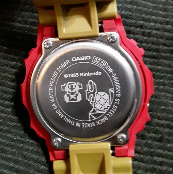 Super Mario Bros. G-shock - Picture 4 of 6